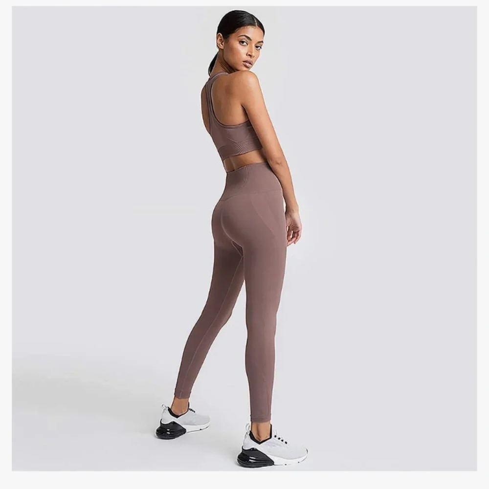 Amazon workout set - Picture 5 of 6